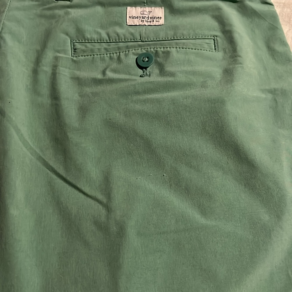 Vineyard Vines performance breaker shorts - Picture 4 of 8